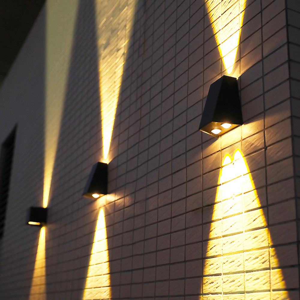 MEC08 Solar Outdoor Wall Light Minimalistic Elegant Design